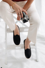 Load image into Gallery viewer, Black - Women&#39;s - Charix Shoes