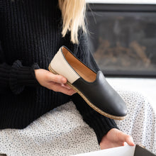 Load image into Gallery viewer, Black&amp;White - Women&#39;s - Charix Shoes